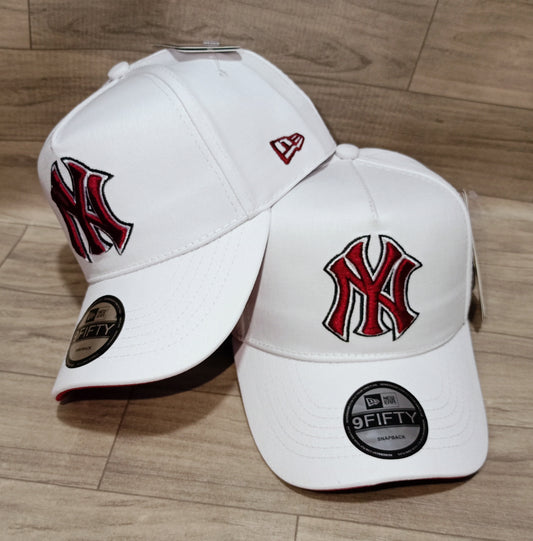 Gorra 1.1  Ny Blanca/Vino